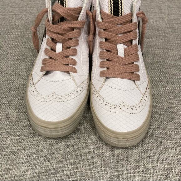 NEW Shu Shop Paulina Women’s Sneakers in Bone Snake Size 6.5 - Picture 2 of 7